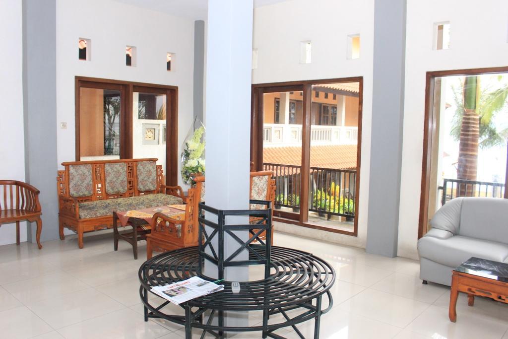 Baru Dua Beach Hotel Banyuwangi  Kültér fotó