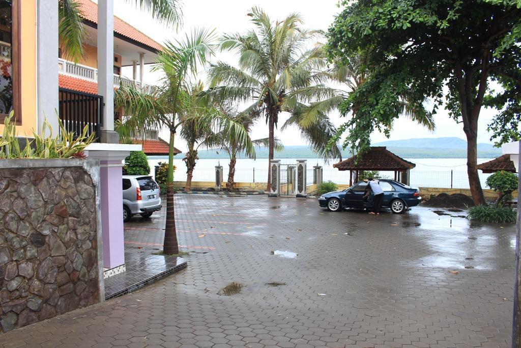 Baru Dua Beach Hotel Banyuwangi  Kültér fotó